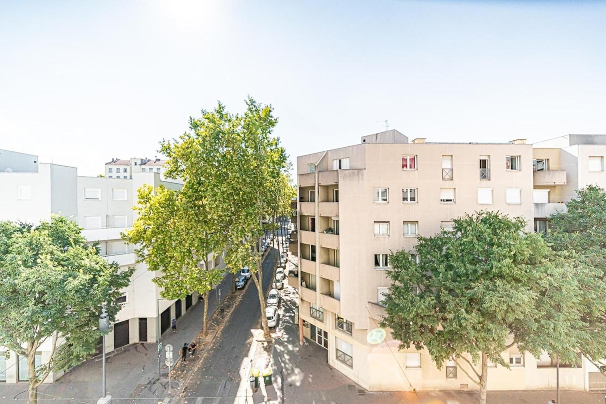 Appartement Cosy Avec Balcony And Garage-Charpennes Villeurbanne Exterior photo